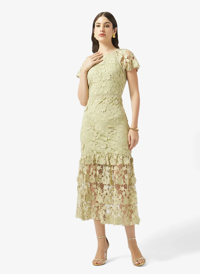 جاست مي فستان ميدي بأكمام قصيرة وتفاصيل دانتيل متعدد الطبقات